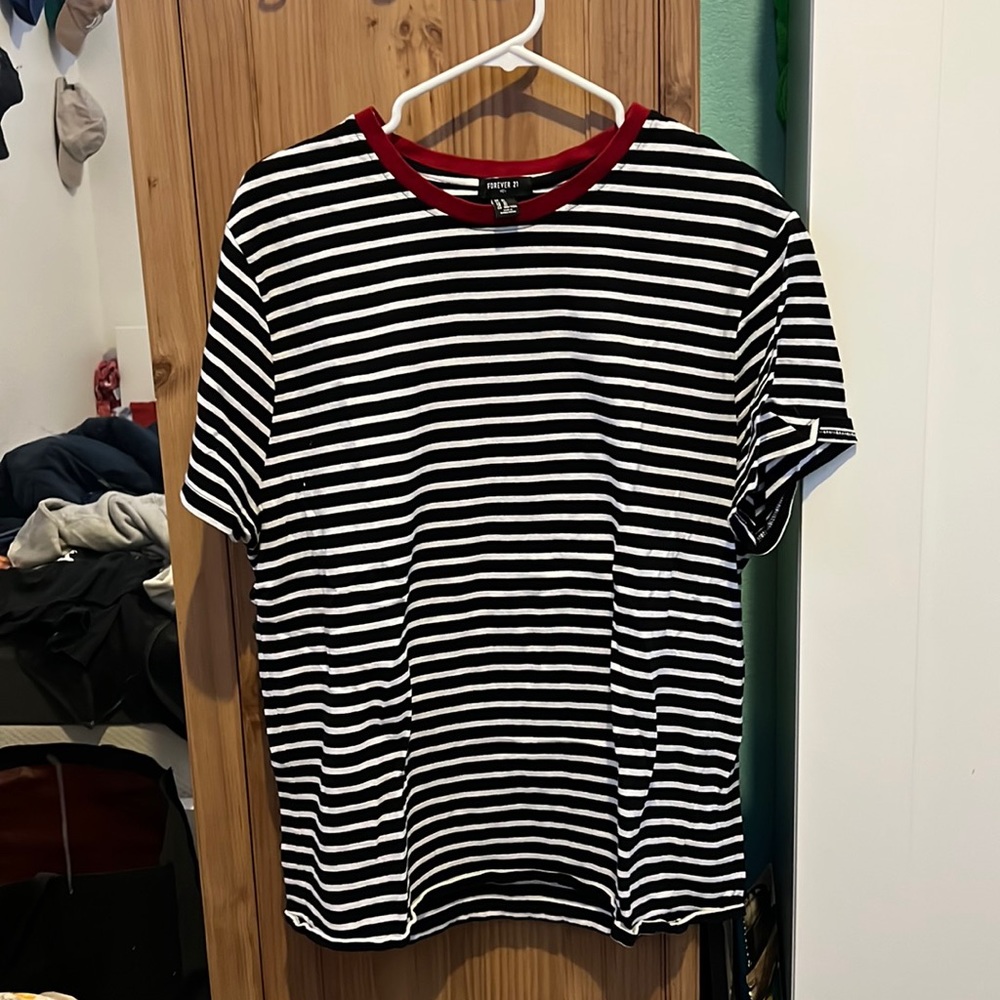 Forever 21 mens t-shirt